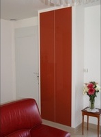 Opening doors laquered glass without button (push-pull)
